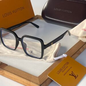 LOUISS VUITTONN TRANSPARENT LENS