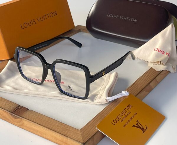 LOUISS VUITTONN TRANSPARENT LENS