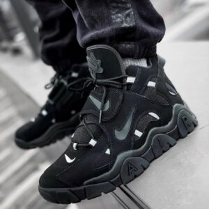 NIKEE AIR BARRAGE MID