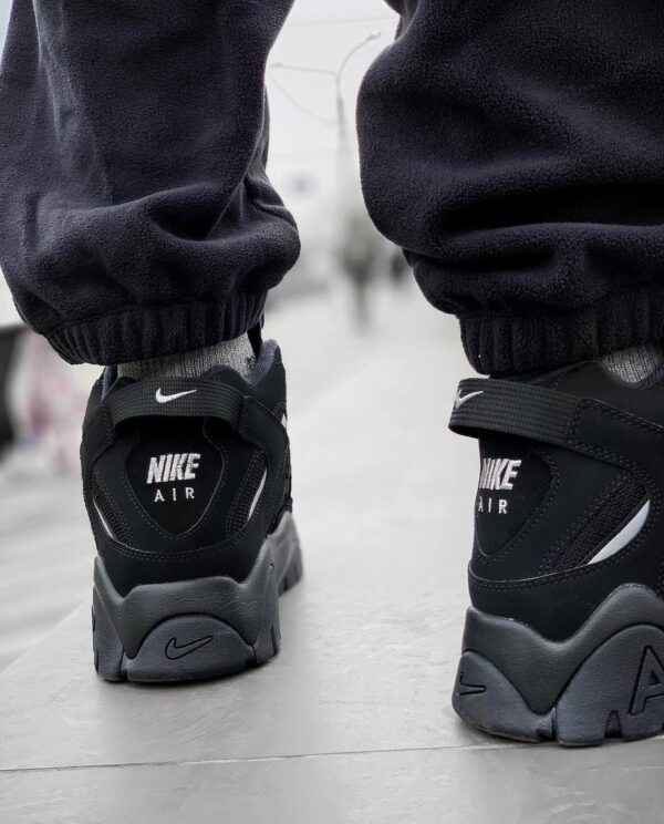 NIKEE AIR BARRAGE MID - Image 2