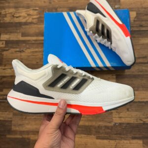 Adidass EQ 21