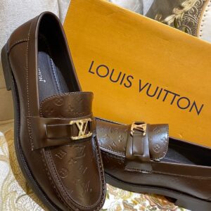 Louiss Vuittonn