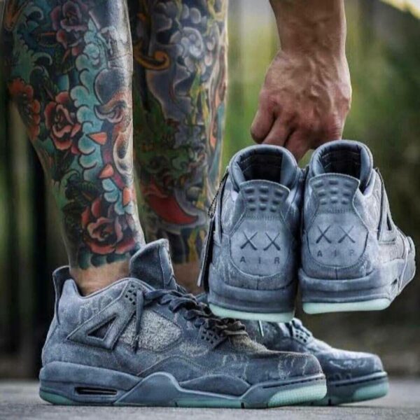AIR JORDANSS RETRO 4 KAWS  - Image 2