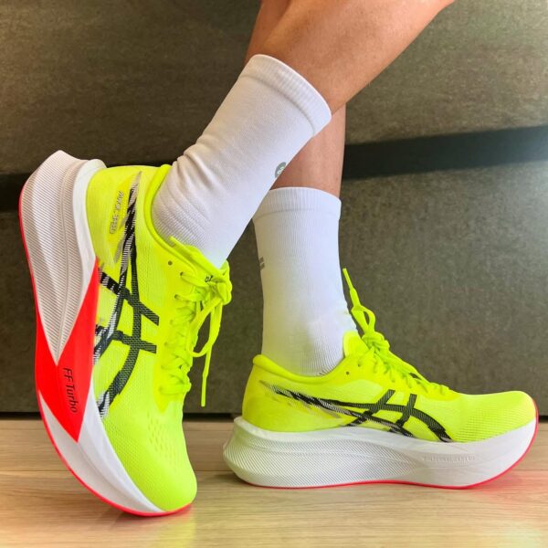 ASICSS MAGIC SPEED 4