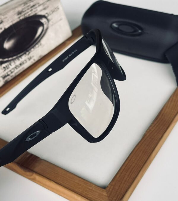 OAKLEYY TRANSPARENT LENS - Image 3