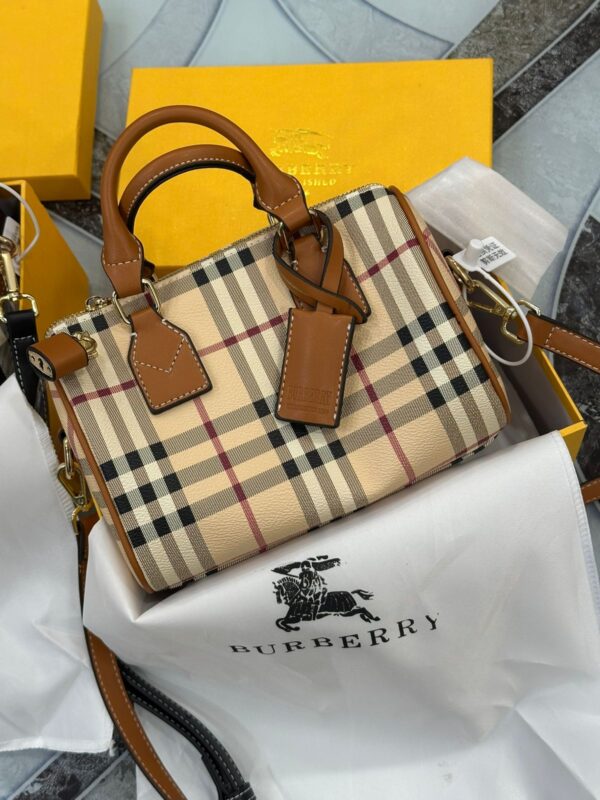 BURBERRYY SIGNATURE SPEEDY HANDBAG - Image 2