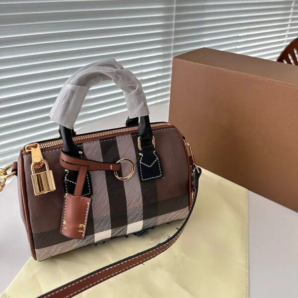 BURBERRYY SIGNATURE SPEEDY HANDBAG - Image 4