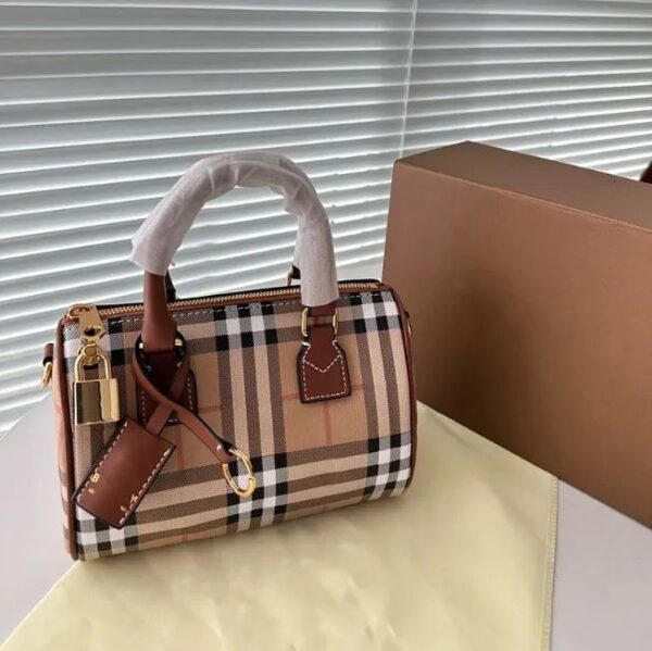 BURBERRYY SIGNATURE SPEEDY HANDBAG - Image 3