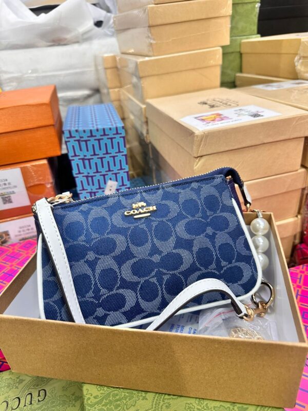 COACHH LATEST EDITION SLING - Image 7