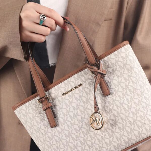 MICHAELL KORS JET SET TOTE BAG AND SLING BAG