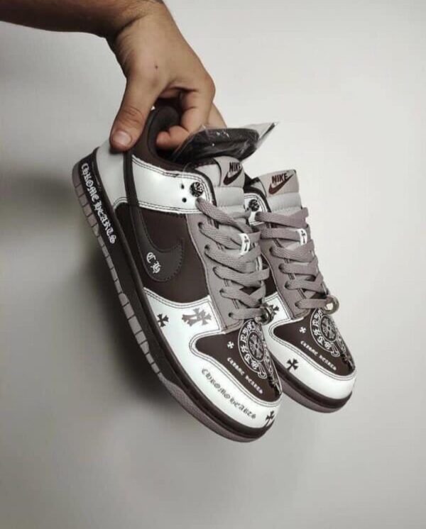 NIKEE CHROME HEARTS SB DUNK
