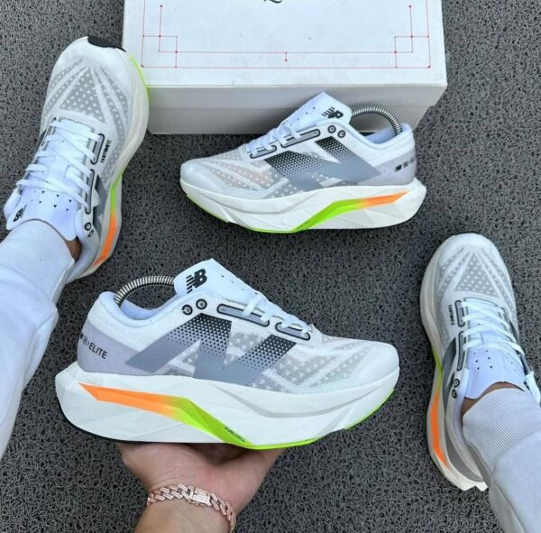 NEWW BALANCE FUELCELL SUPERCOMP ELITE V - Image 2