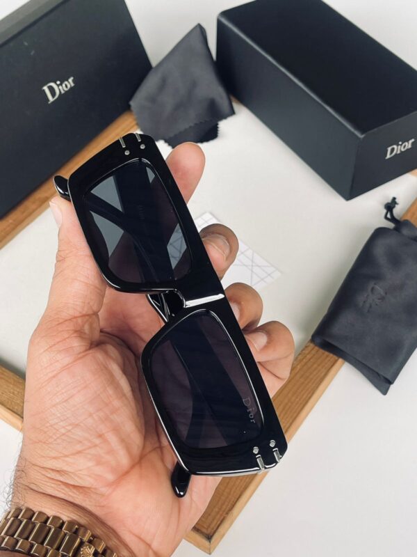 DIORR SUNGLASSESS - Image 3