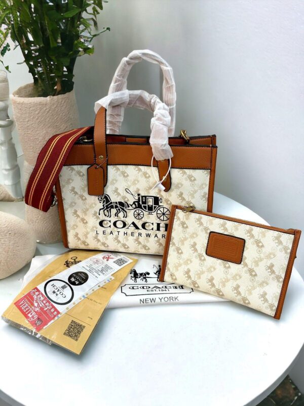 COACHH FIELD HORSE AND CARRIAGE TOTE BAG