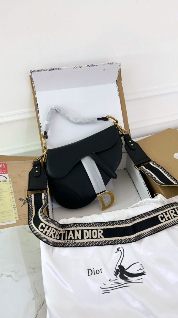 CHRISTIANN DIORR SADDLE HANDBAG CUM CROSSBODY - Image 2