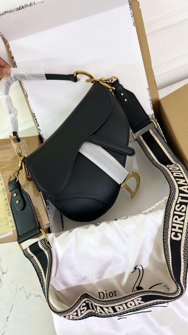 CHRISTIANN DIORR SADDLE HANDBAG CUM CROSSBODY