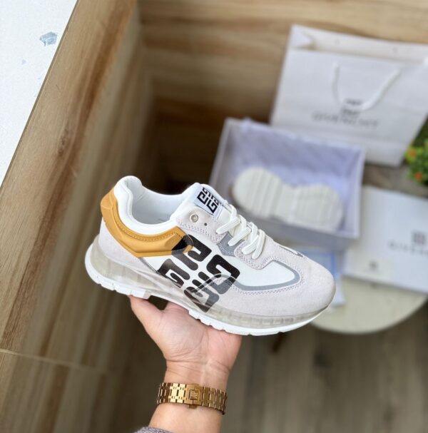 GIVENCHYY LOGO SNEAKER - Image 4
