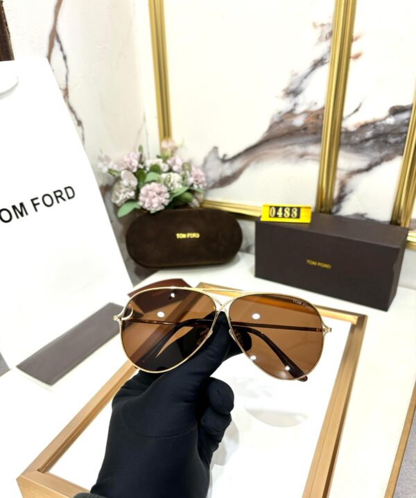 TOM FORDD - Image 2