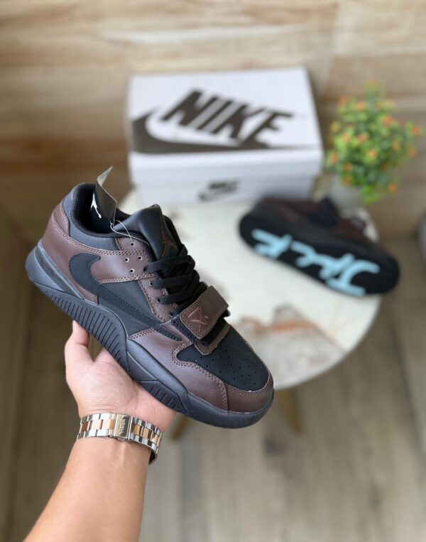 AIR JORDANSS RETRO Travis Scott - Image 2