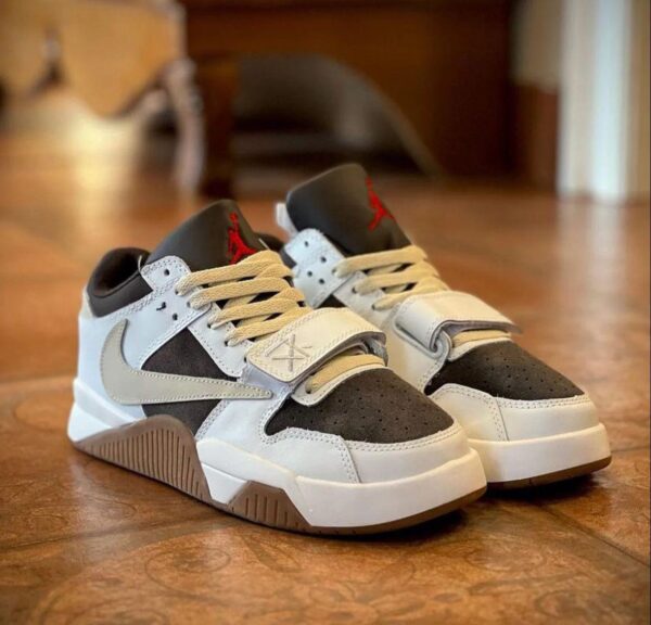 AIR JORDANSS RETRO Travis Scott