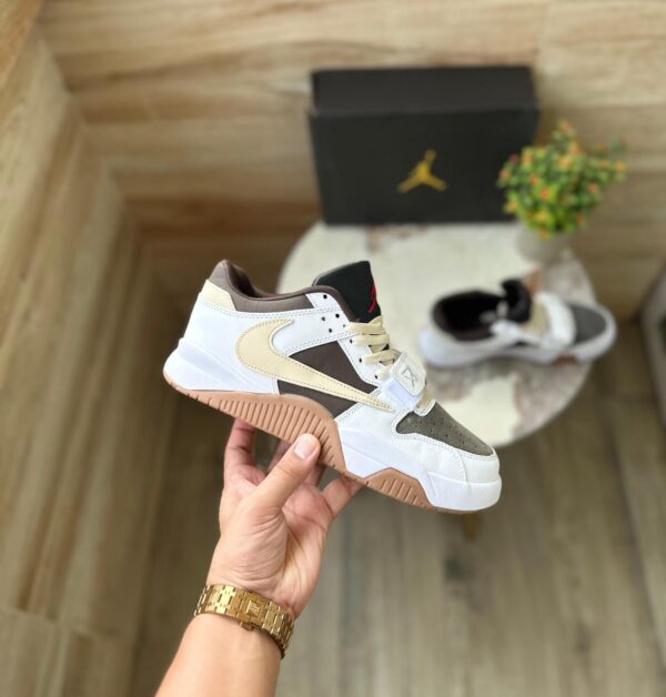AIR JORDANSS RETRO Travis Scott - Image 2