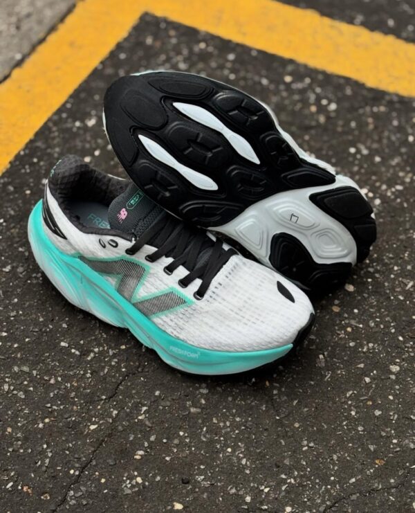 NEW BALANCEE FRESH FOAM BALOS - Image 2