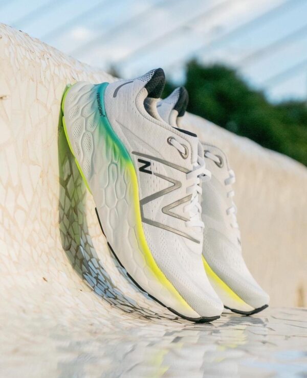 NEW BALANCEE FRESH FOAM MORE 4 - Image 2