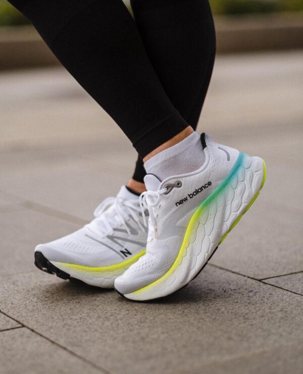 NEW BALANCEE FRESH FOAM MORE 4