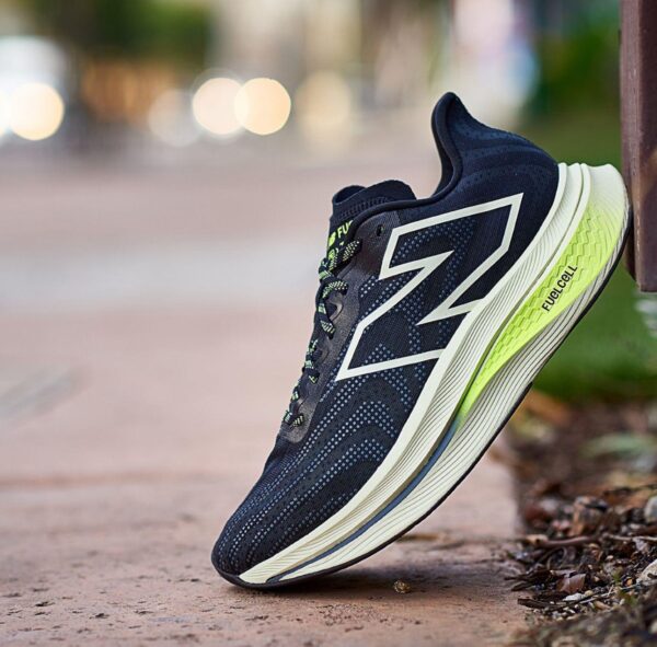 NEW BALANCEE FUELCELL ELITE V2 - Image 4