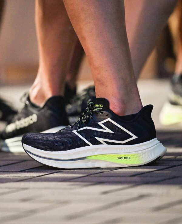 NEW BALANCEE FUELCELL ELITE V2