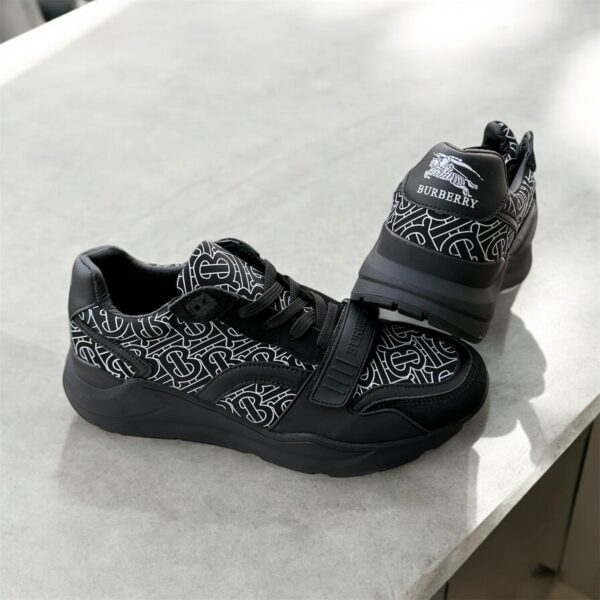 BURBERRYY LONDON - Image 2