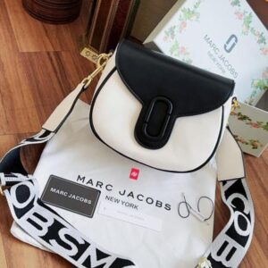 MARCC JACOBS LEATHER sling Bag
