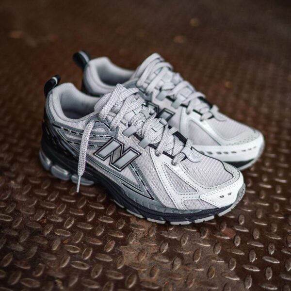 New balancee 1906r LIGHTON GREY