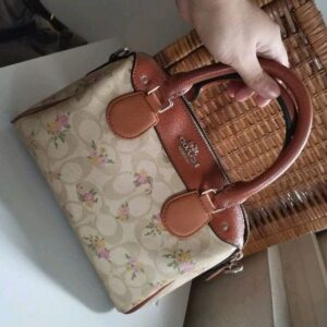 COACHH SPEEDY HIGH CLASS