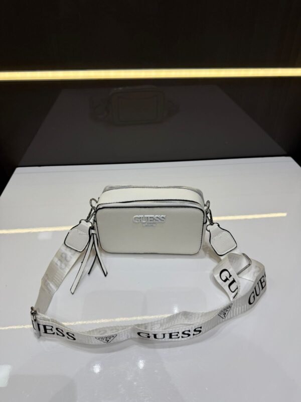 GUESSS POCHETTE PREMIUM SIDE BAG - Image 6