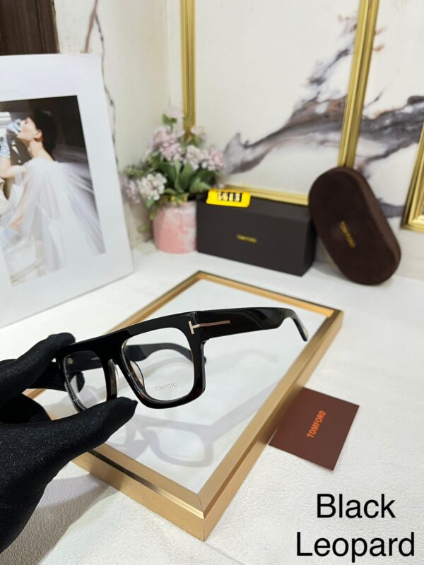 TOM FORDD - Image 3