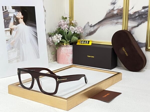 TOM FORDD - Image 5