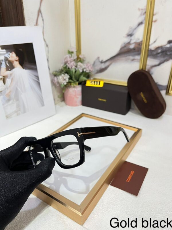 TOM FORDD - Image 4