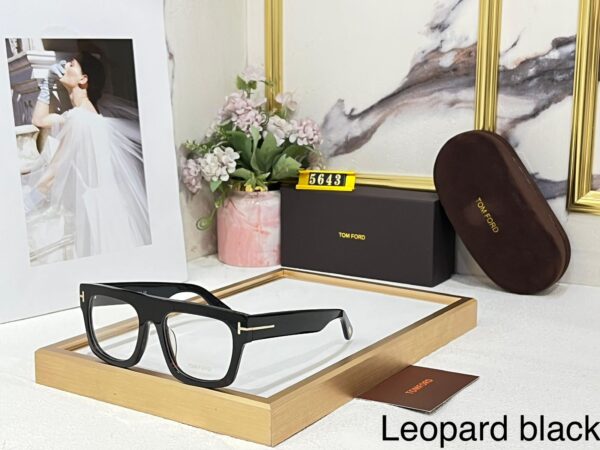 TOM FORDD - Image 7