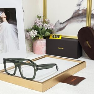 TOM FORDD