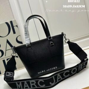 MARCC JACOBS TRADEMARC TOTE BAG