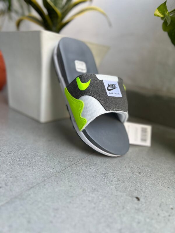 NIKEE AIRMAX 1