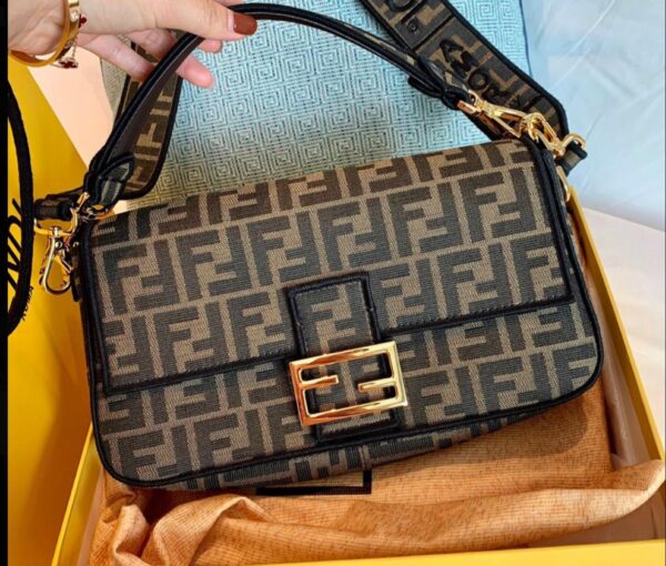 FENDII ICONIC BAGUETTE SHOULDER BAG - Image 2