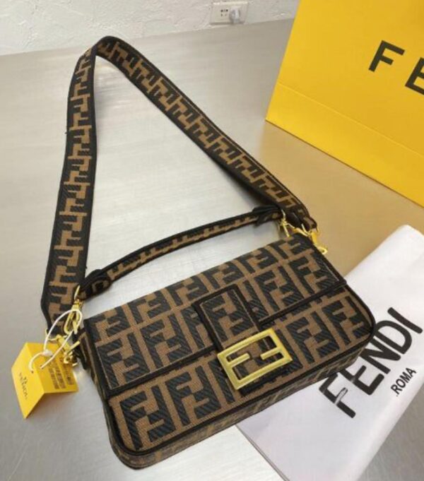 FENDII ICONIC BAGUETTE SHOULDER BAG - Image 3