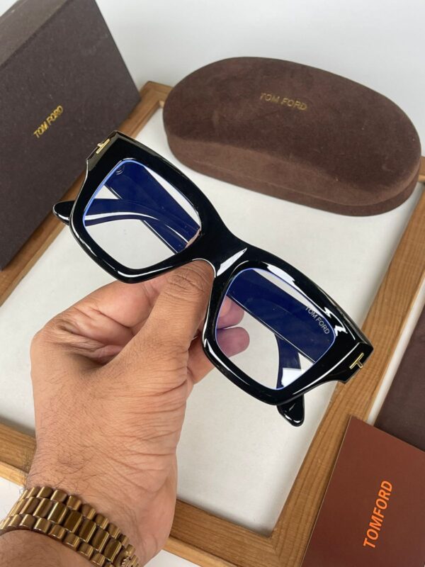 TOM FORDD TRANSPARENT LENS - Image 2