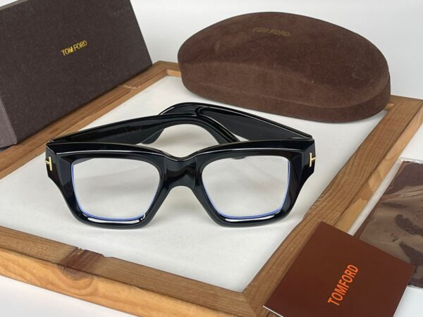 TOM FORDD TRANSPARENT LENS - Image 5