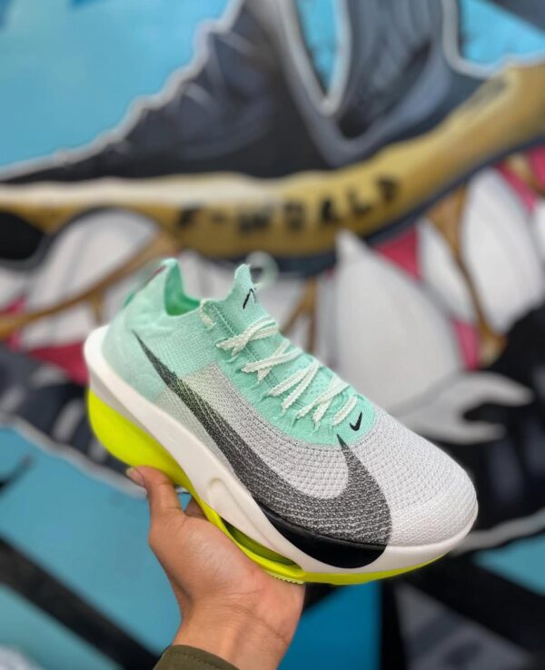 NIKEE ZOOM ALPHAFLY NEXT % 3 MI WINT FOAM - Image 4