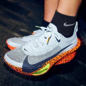 NIKEE ZOOM ALPHAFLY NEXT % 3 MI WINT FOAM