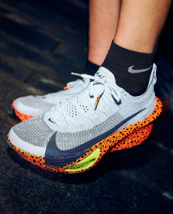 NIKEE ZOOM ALPHAFLY NEXT % 3 MI WINT FOAM