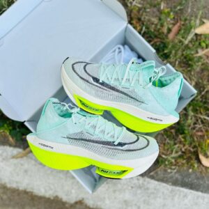 NIKEE ZOOM ALPHAFLY NEXT % 2 MI WINT FOAM